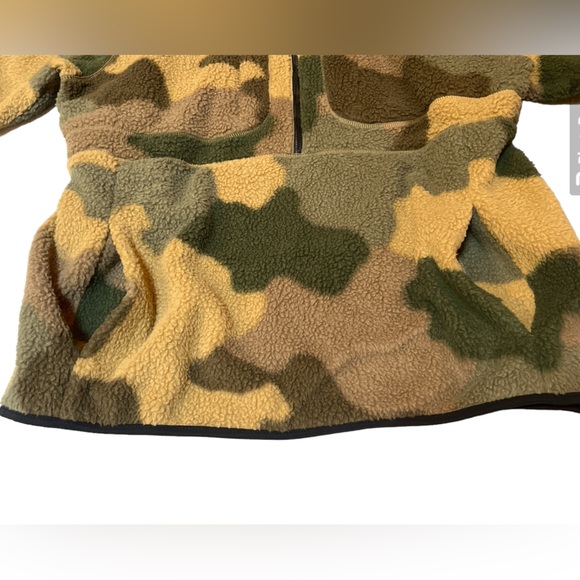 NWT MOUNTAIN HARDWARE MEN’S HiCamp FLEECE PRINTED PULLOVER IN CAMO. Size XL - Picture 4 of 10